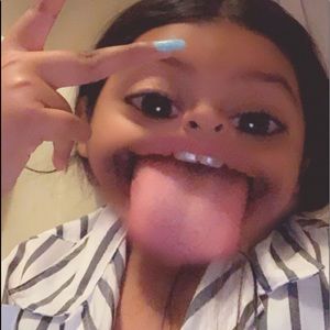 Meet your Posher, Denise